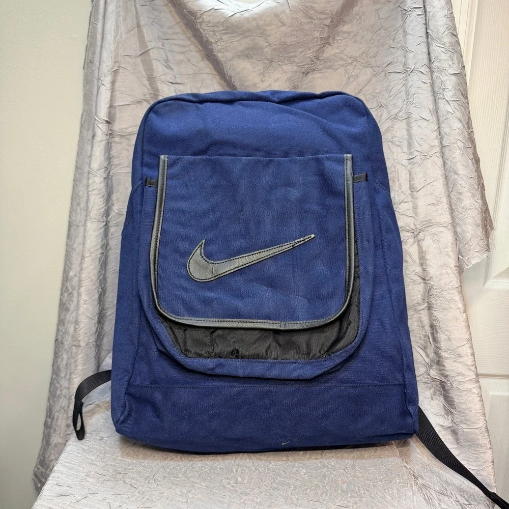 nike air jordan hbr air backpack (One Size, Grey) RAYAAPRIL25 Size:47.5 - Delivery in 6-12 working days* it features a main Magpie/zine: JORDAN BRAND –
